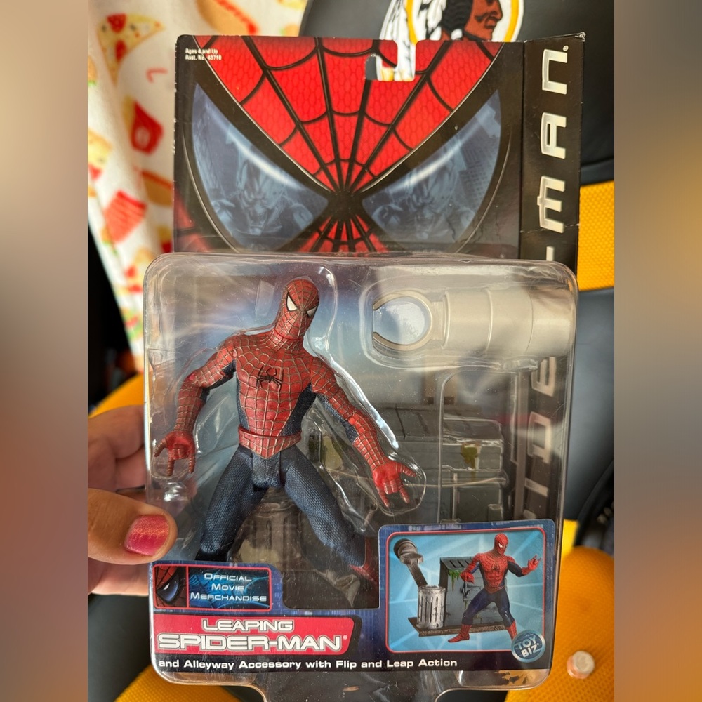 ToyBiz Spider-Man Super Poseable with Allyway Action Figure